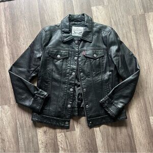 Levi’s Women’s Faux Leather Trucker Jacket Size Small